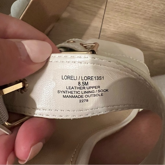 Steve Madden | Loreli Ankle Strap Heel in Bone Leath 8.5 - Picture 3 of 7